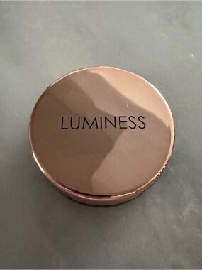 LUMINESS Alluring Lip & Eye Compact with Eyeshadow & Lipstick